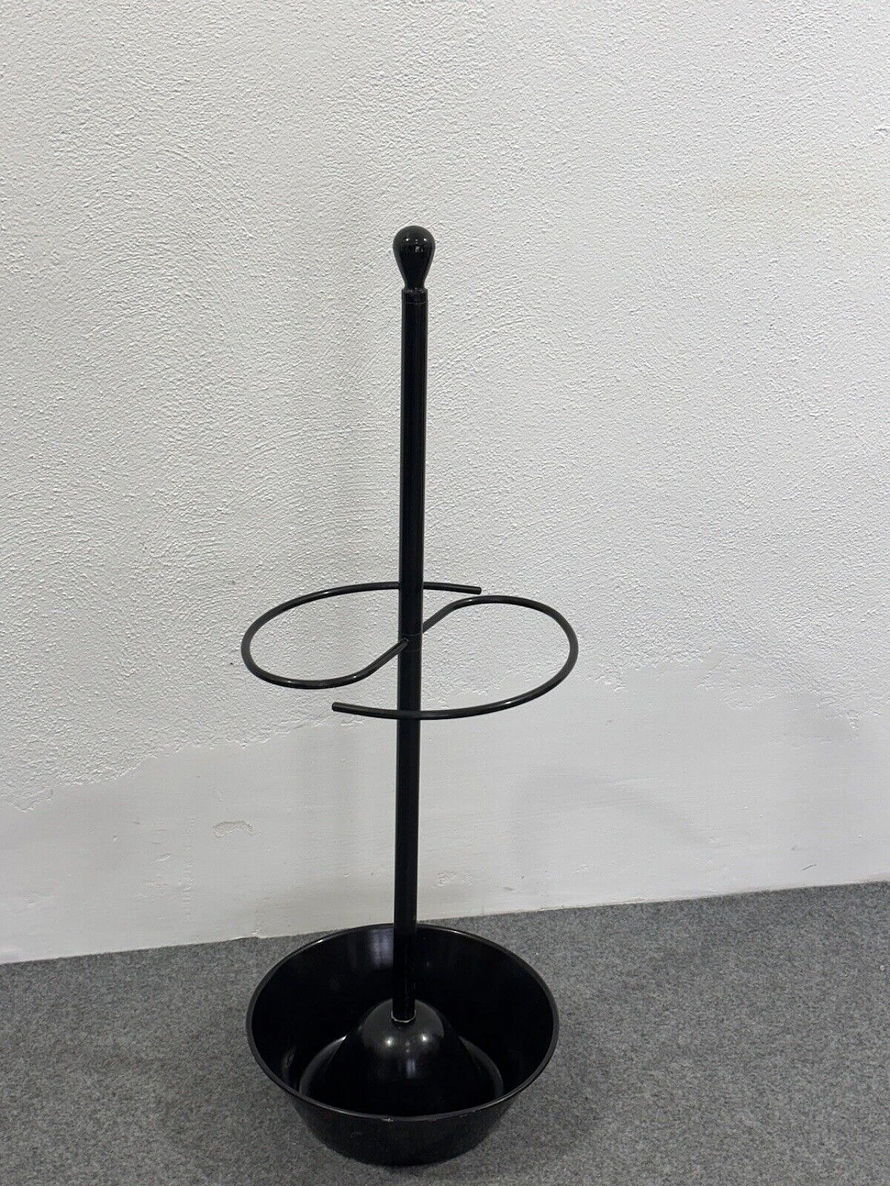 Servopluvio umbrella stand by the Castiglioni bros. for Zanotta, 1960s 1