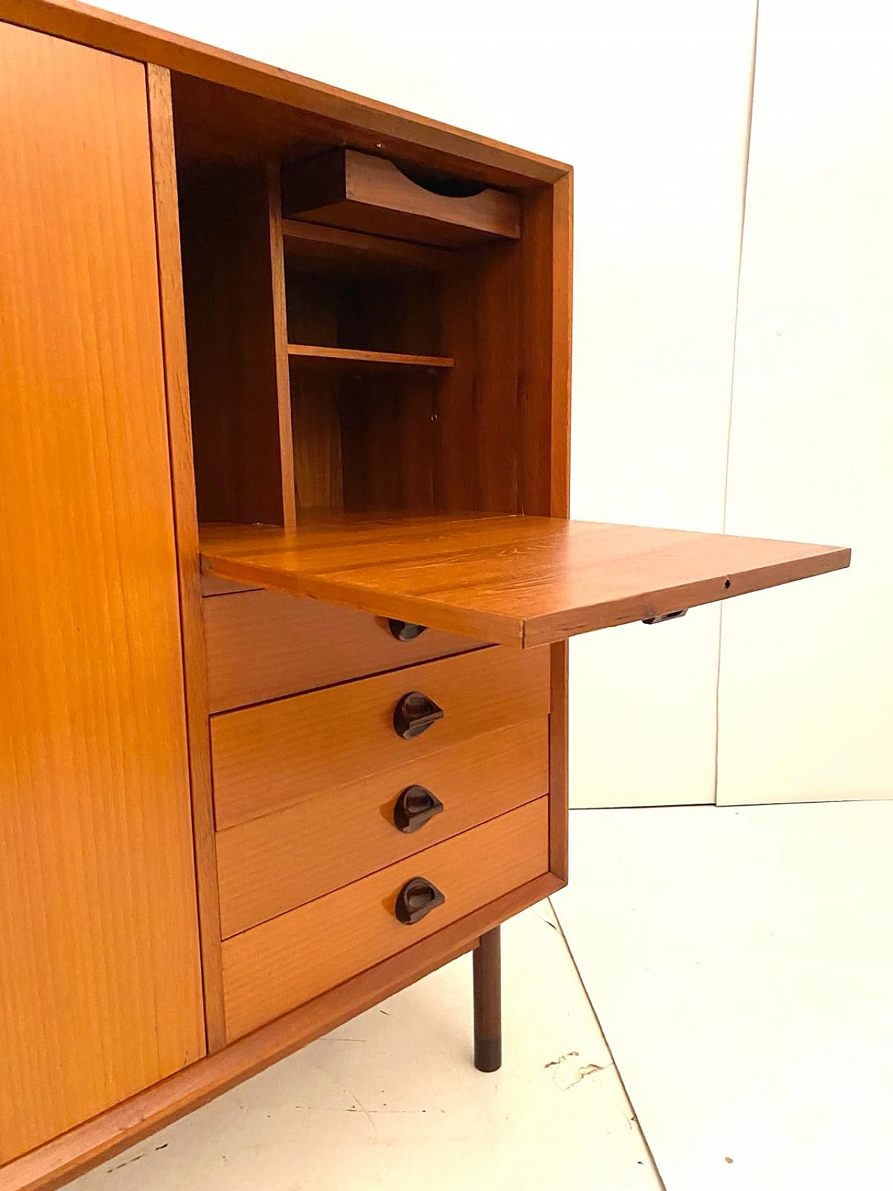 Credenza in faggio di George Coslin per FARAM, anni '60 4