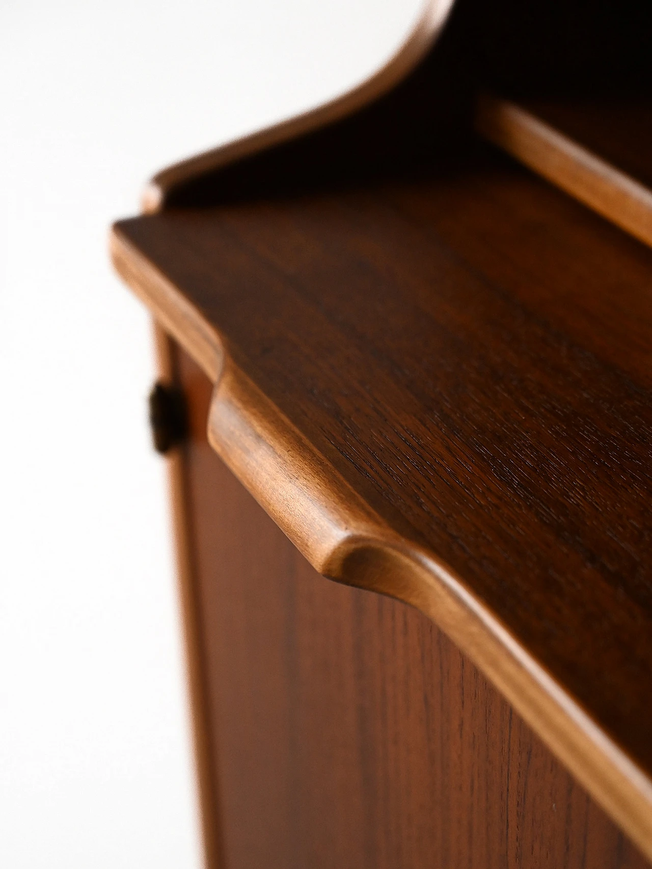 Scandinavian teak bookcase with extractable shelf, 1960s 9