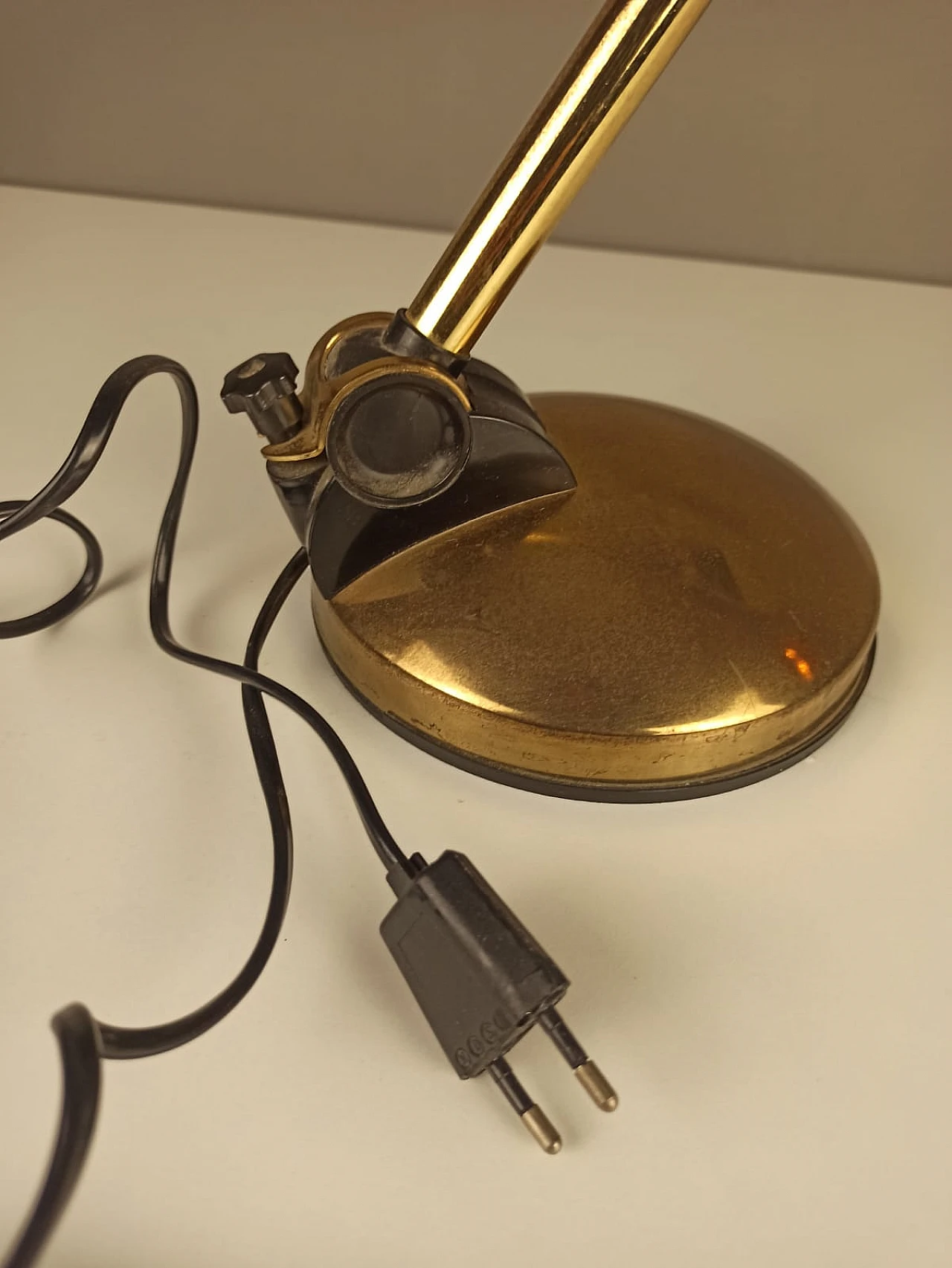 Lampada da tavolo in ottone di Marina Malabotti, anni '70 9