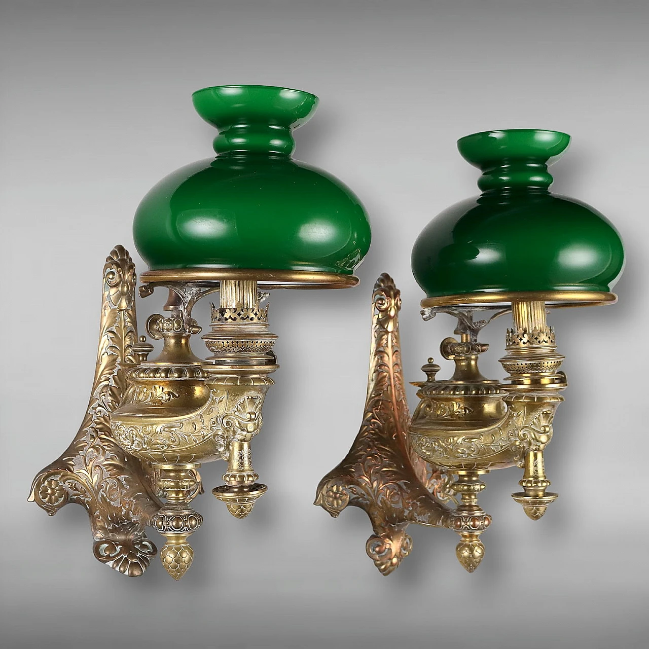 Pair of wall oil lamps in green glass by Wild & Wessel, 19th century 1