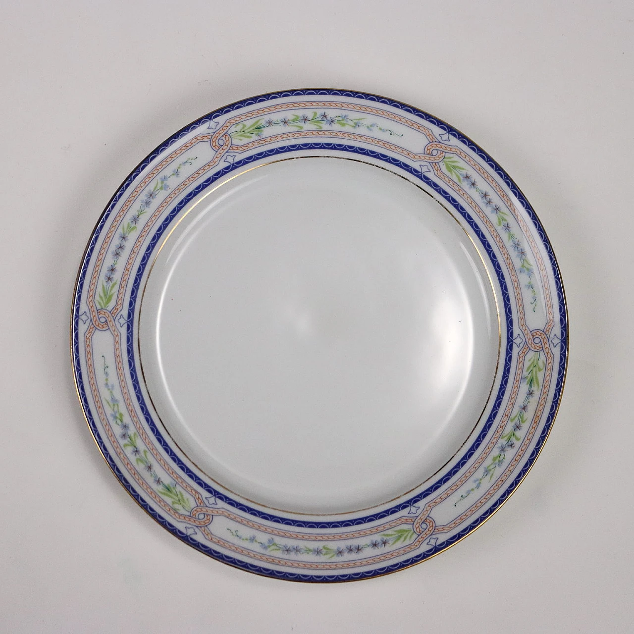 Servizio piatti in porcellana bianca con profili dorati di Eschenbach 8