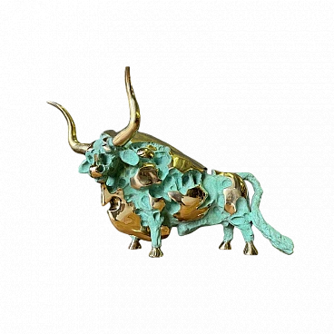Scultura di toro in bronzo ossidato e lucidato