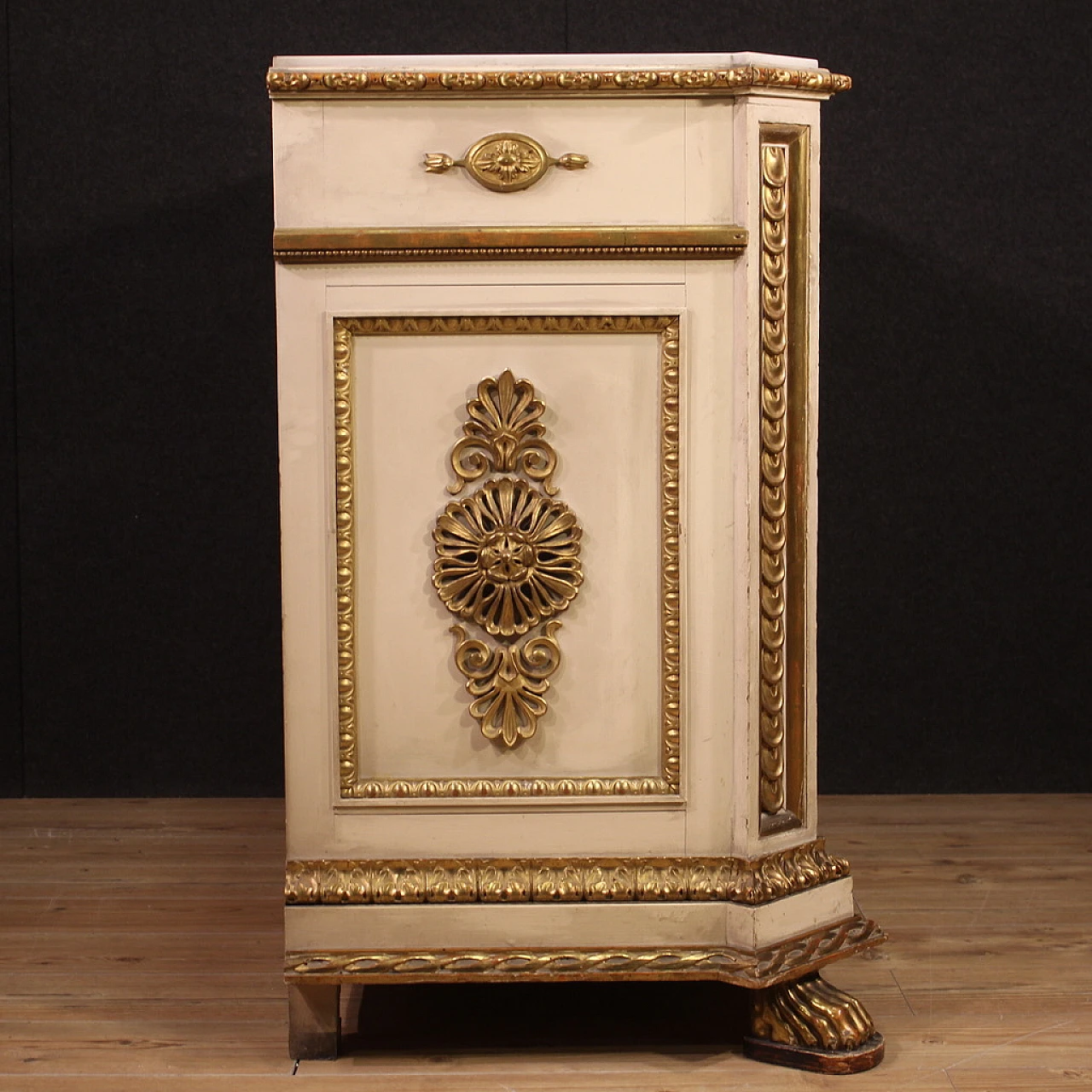 Umbertina lacquered and gilded wood chest of drawers, 19th century 5
