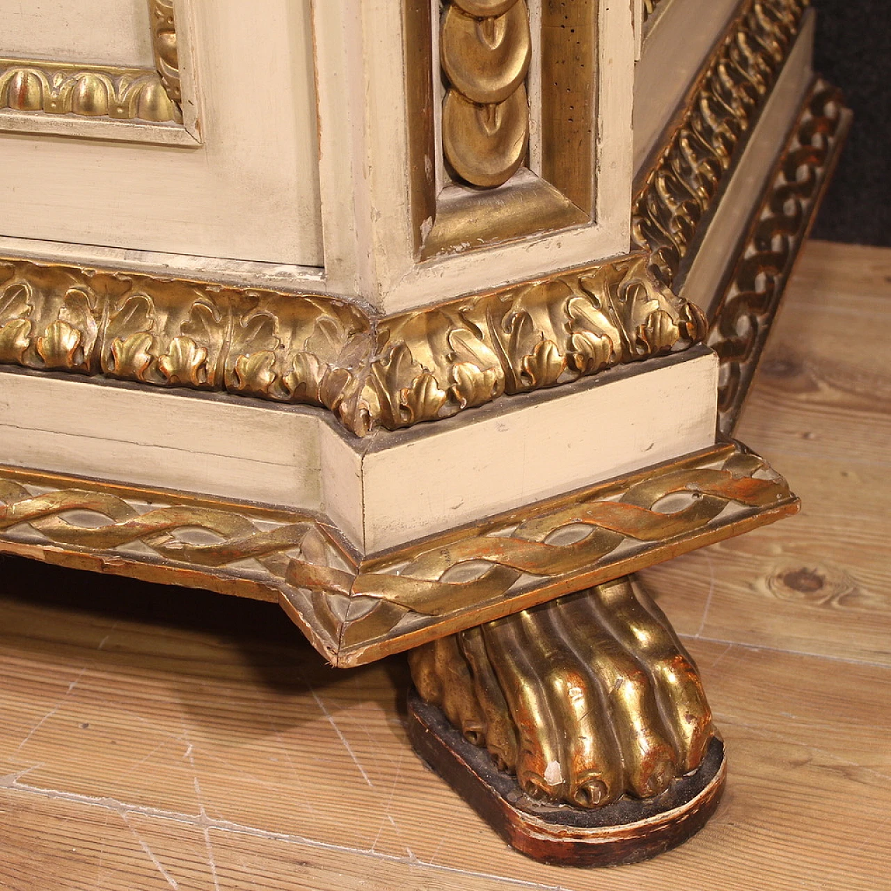 Umbertina lacquered and gilded wood chest of drawers, 19th century 12