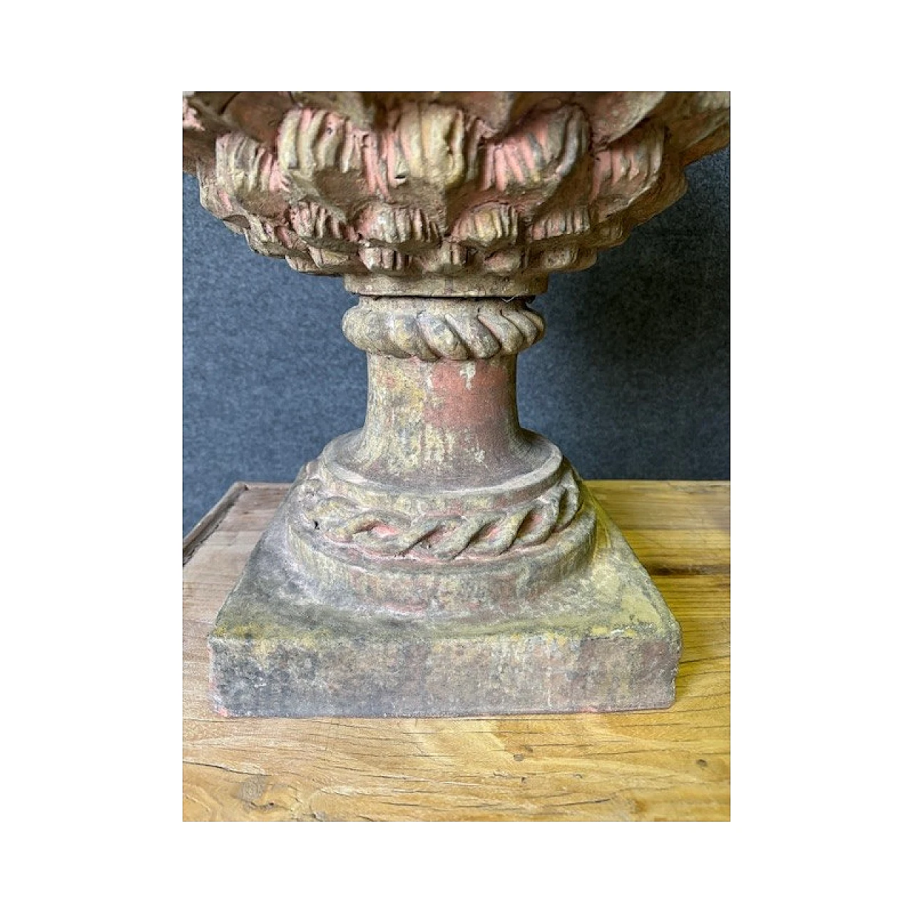 Coppia di pigne stile Rinascimentale in terracotta 7