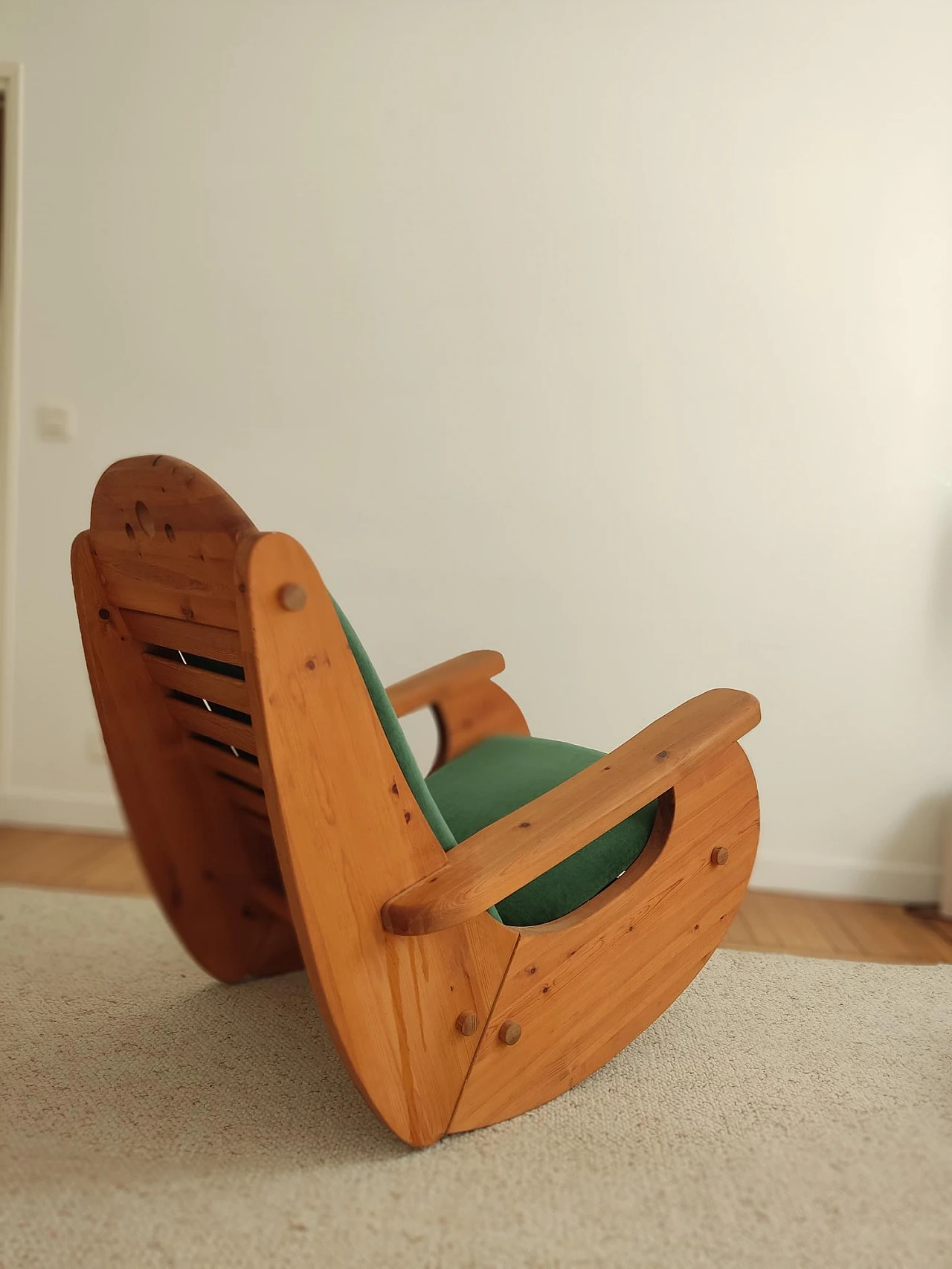 Scandinavian pine and green fabric rocking chair, 1970s 4