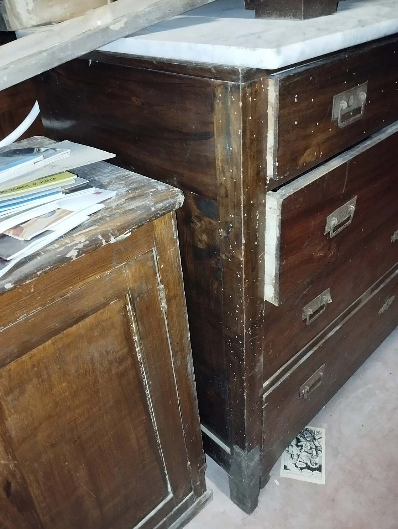 Solid walnut four-drawer dresser with marble top, 1930s 7