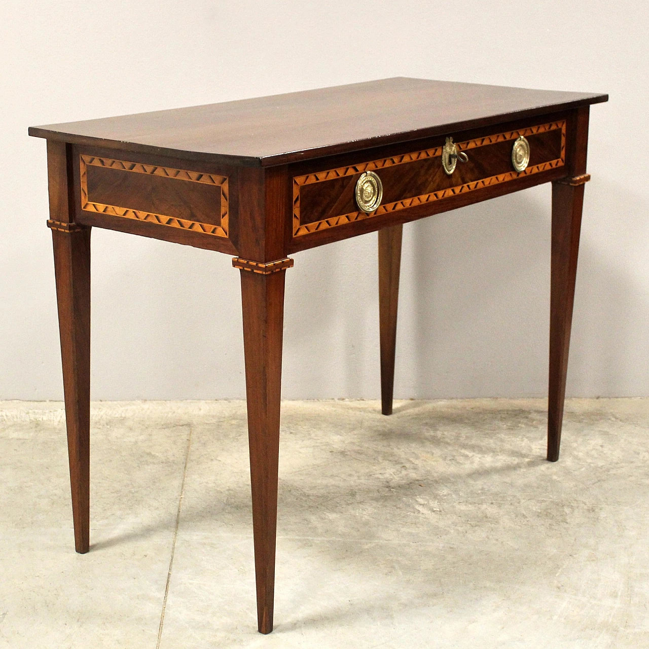 Louis XVI inlaid walnut writing desk with drawer, 18th century 11