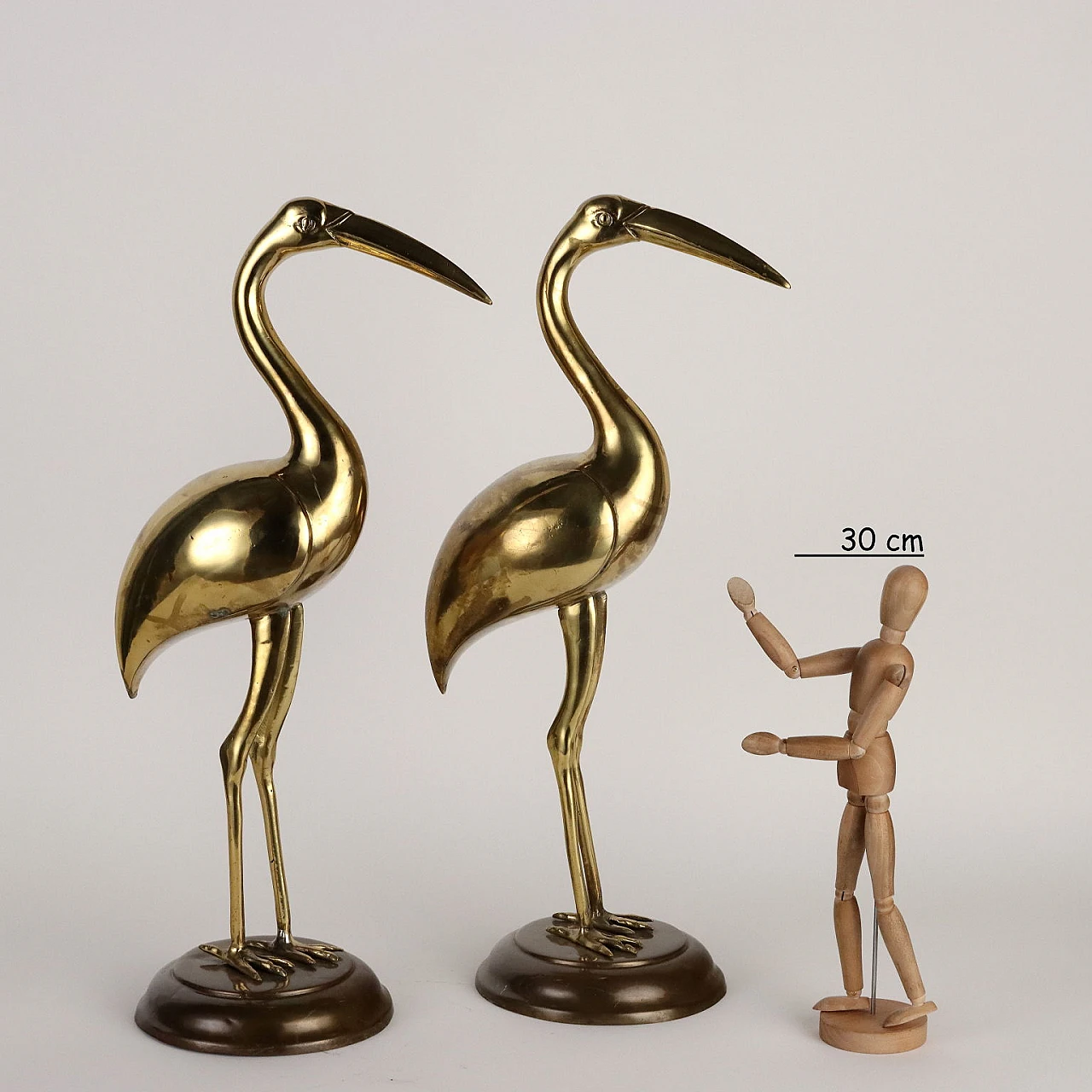 Pair of gilt bronze flamingos with circular base, 1960s 2