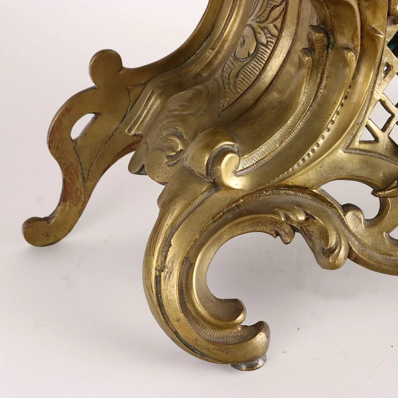 Gilt bronze stand clock with leaf motifs, 19th century 6