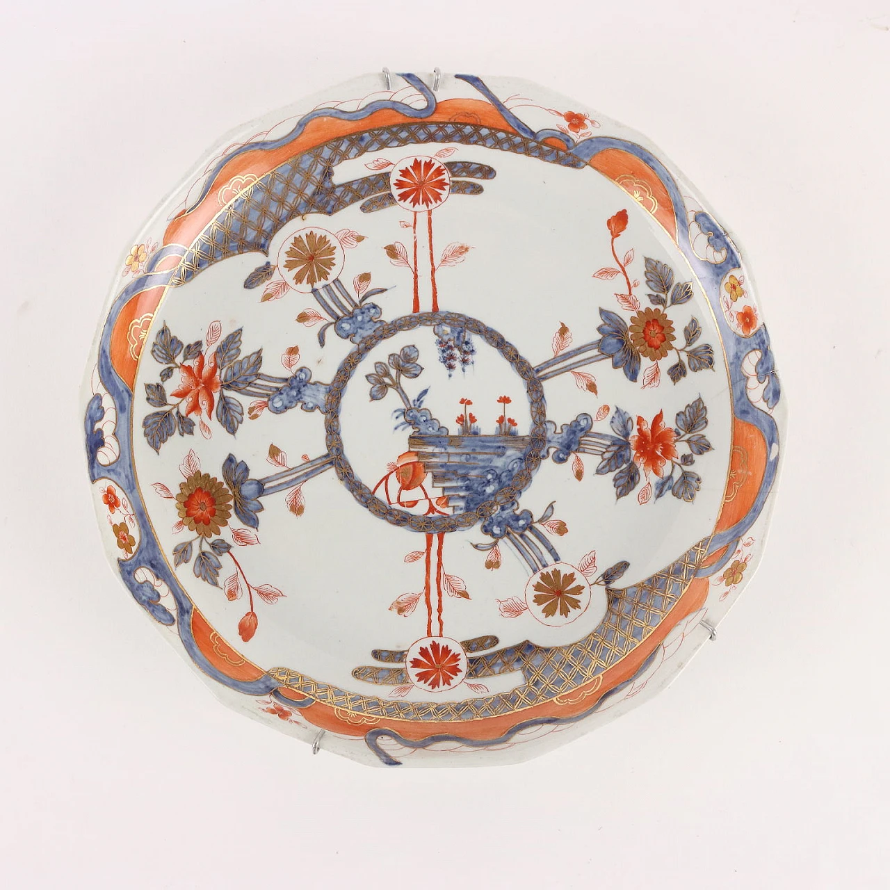 Pair of polychrome enamel porcelain plates & chinoiserie decoration 3
