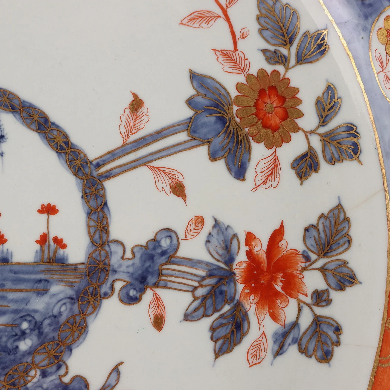 Pair of polychrome enamel porcelain plates & chinoiserie decoration 7