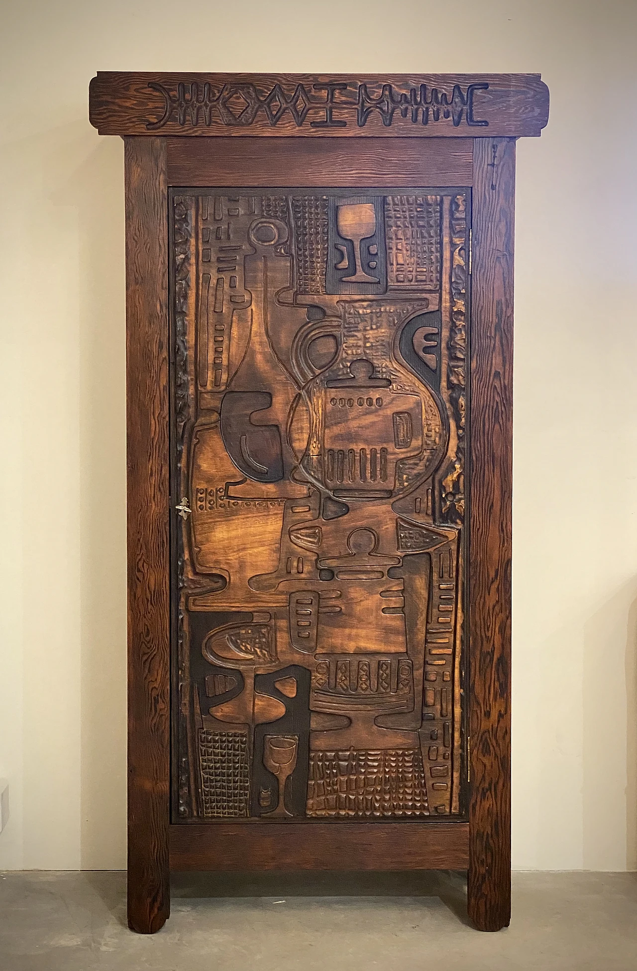 Pine wood bar cabinet carved in bas-relief by V. Cerrato, 1960s 9