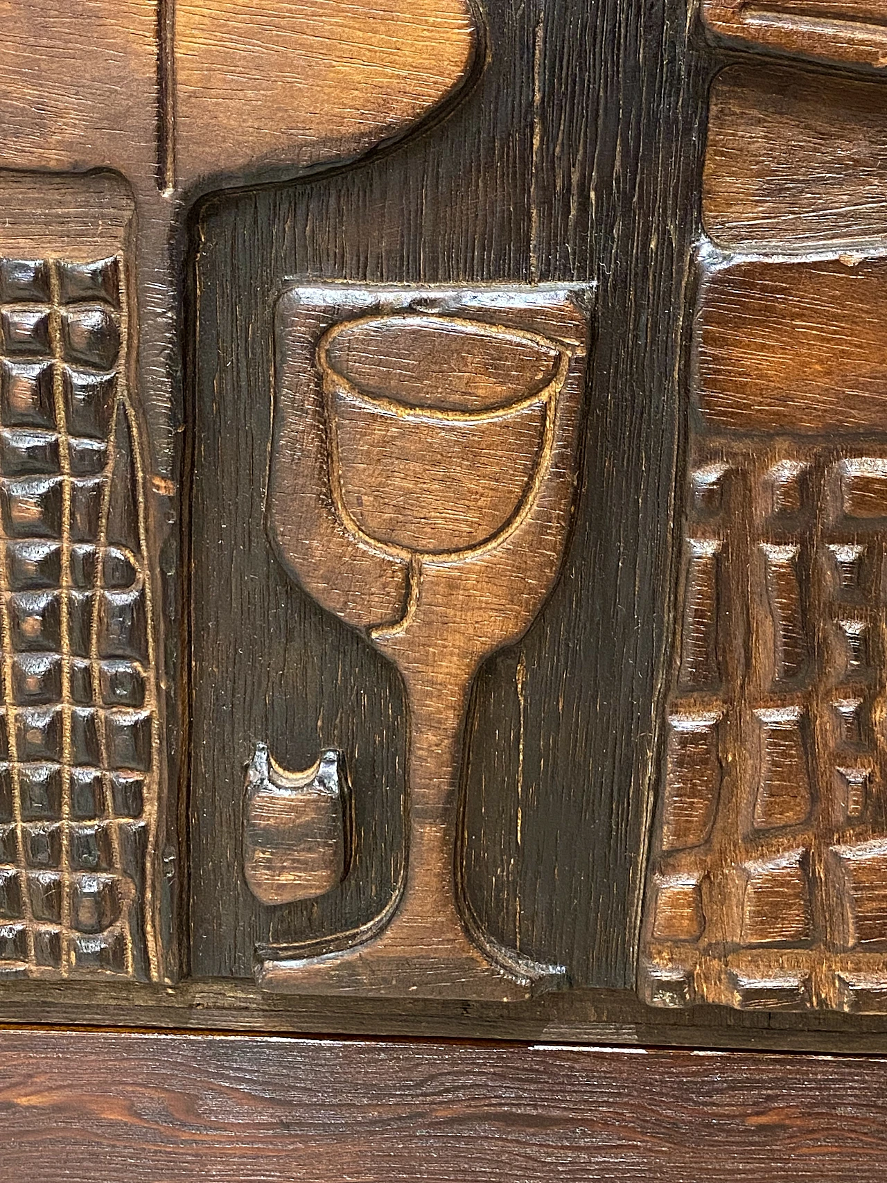 Pine wood bar cabinet carved in bas-relief by V. Cerrato, 1960s 18