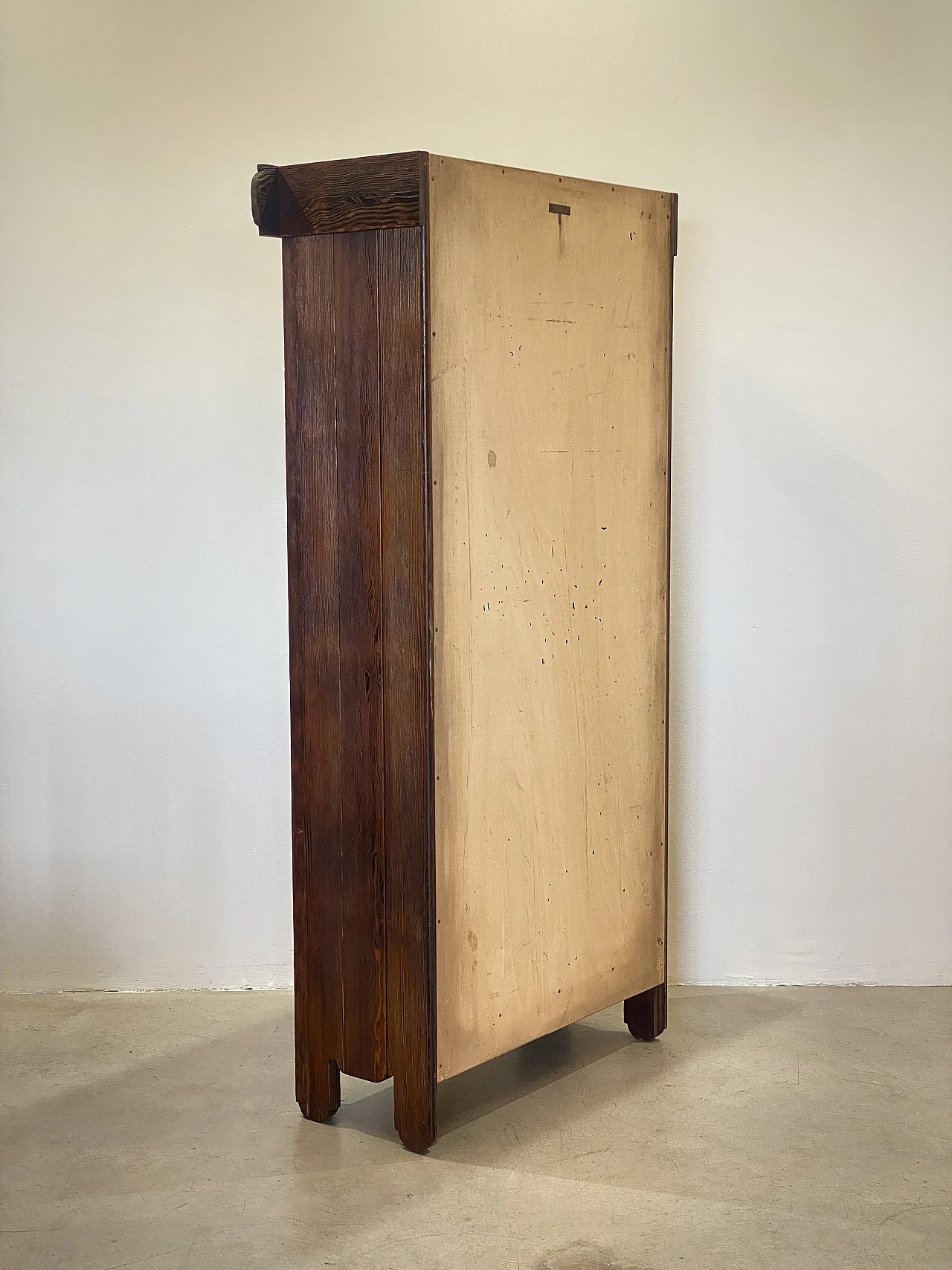 Pine wood bar cabinet carved in bas-relief by V. Cerrato, 1960s 22