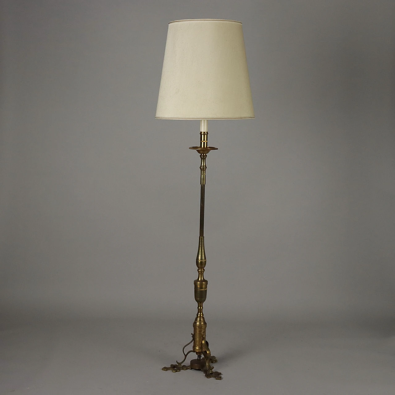 Floor lamp with brass stem and fabric lampshade, 19th century 1