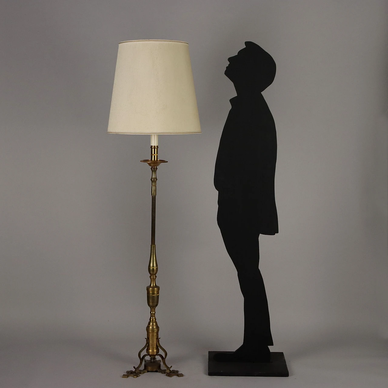 Floor lamp with brass stem and fabric lampshade, 19th century 2