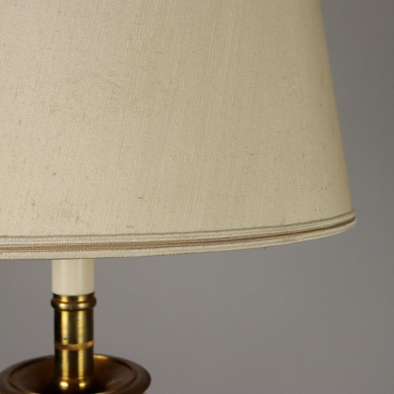 Floor lamp with brass stem and fabric lampshade, 19th century 5