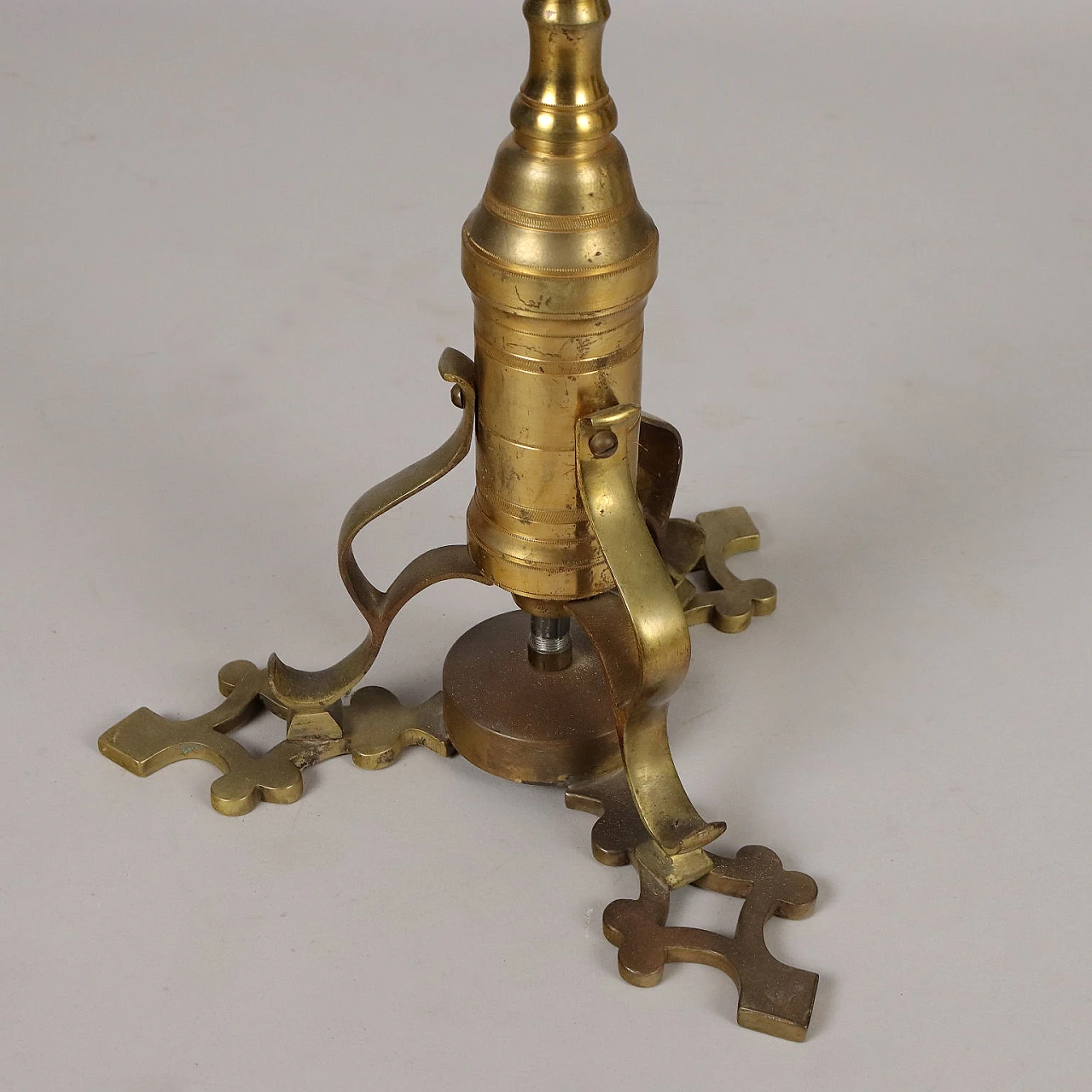 Floor lamp with brass stem and fabric lampshade, 19th century 7