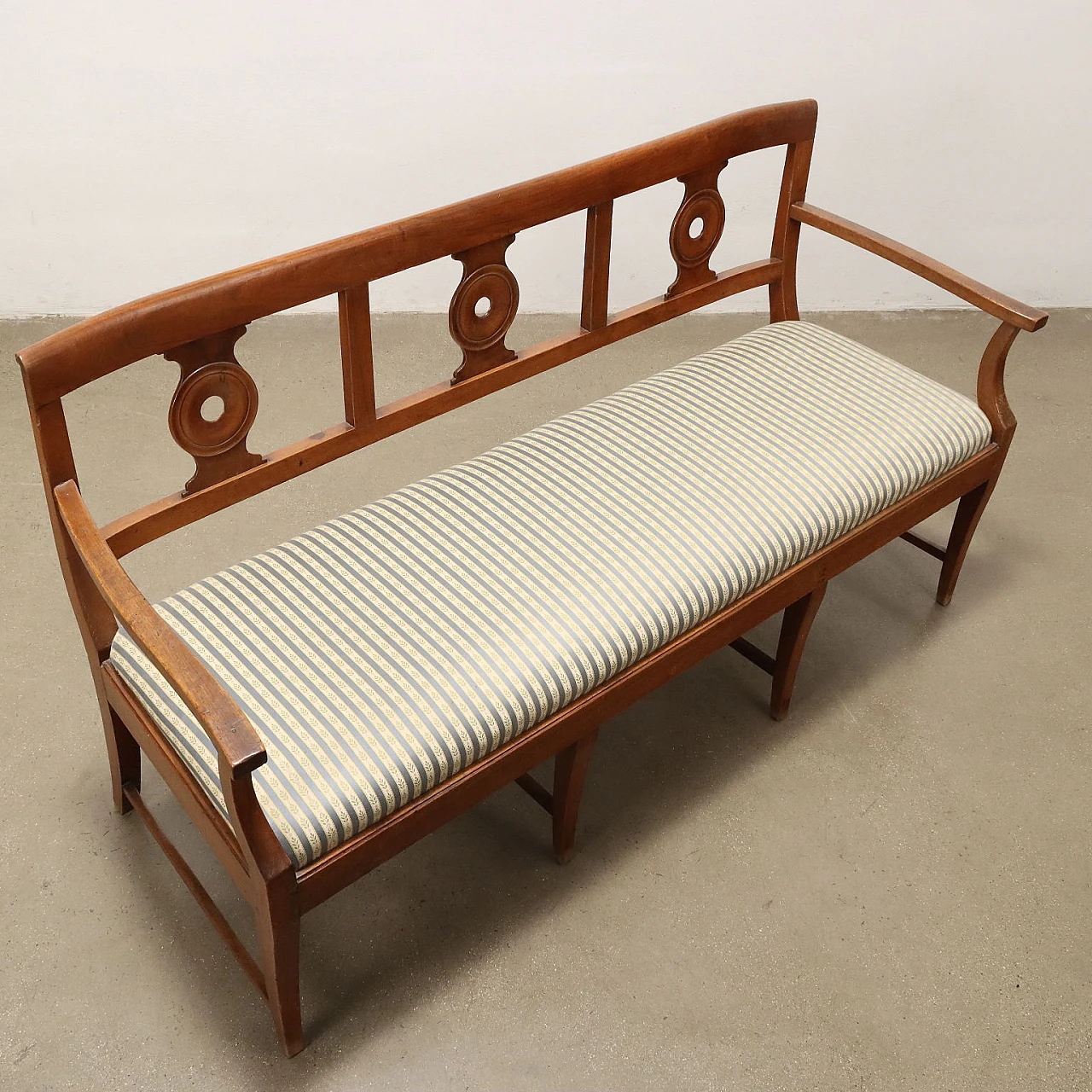 Walnut sofa with upholstered seat and saber legs, 19th century 7