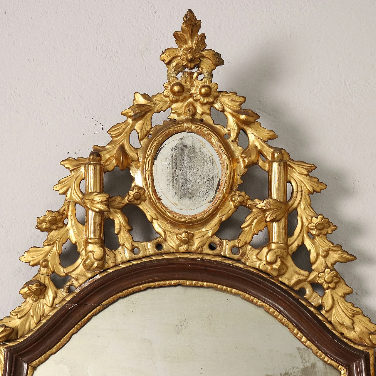 Wooden mirror with gilt leaf & floral carvings, 18th century 3