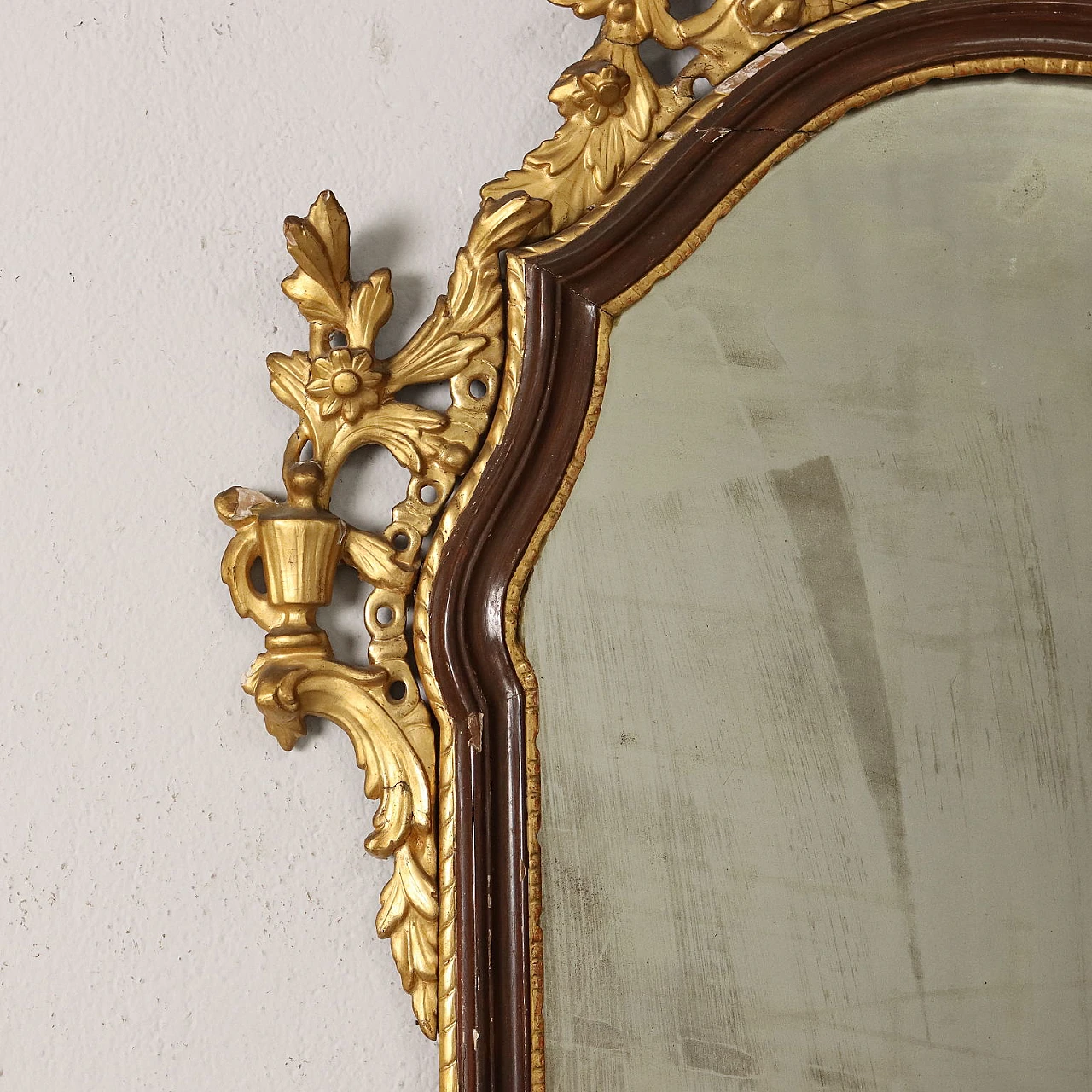 Wooden mirror with gilt leaf & floral carvings, 18th century 5
