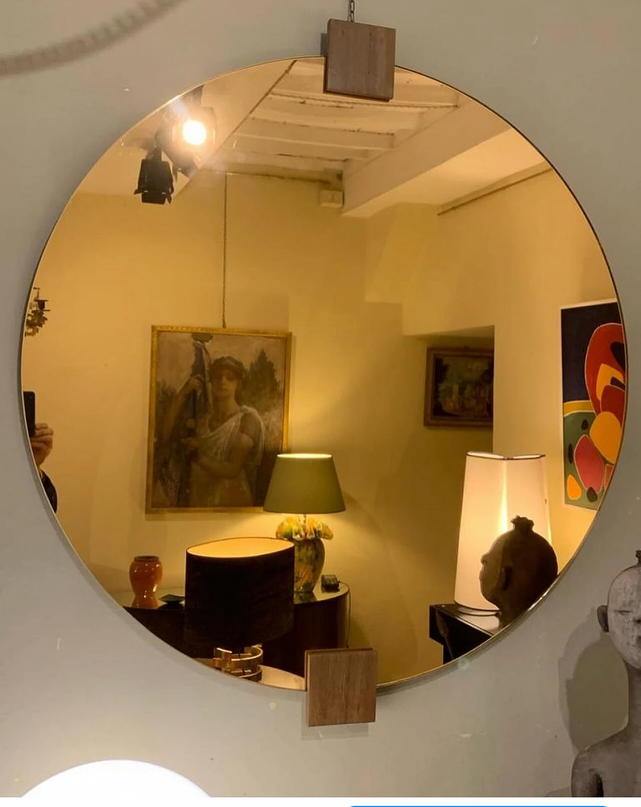 Specchio in vetro rosa bronzato con tasselli in noce, anni '60 3