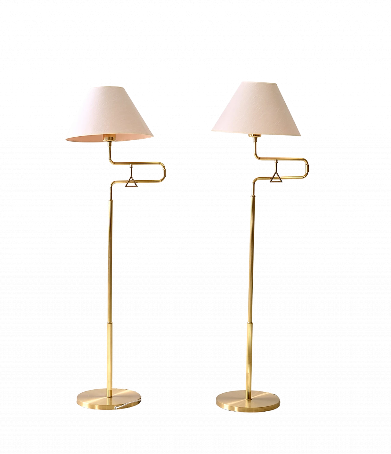 Coppia di lampade da terra scandinave in metallo dorato, anni '60 15