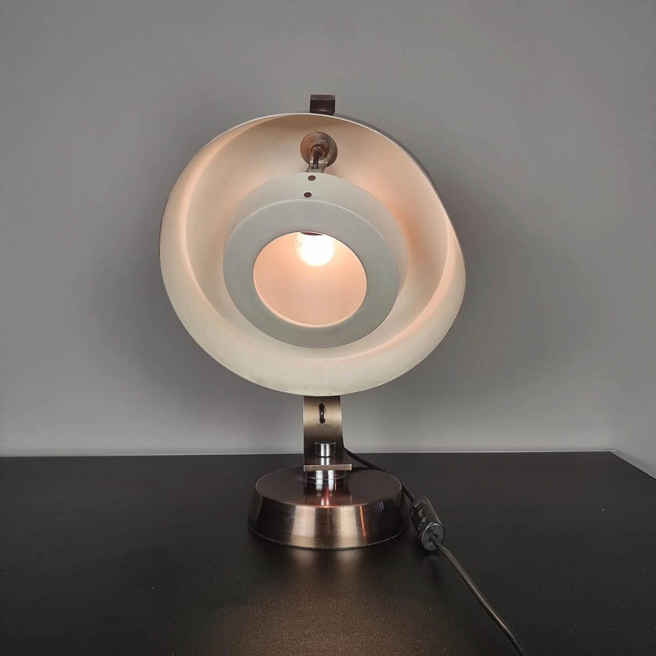 Table lamp in aluminum attributed to Arredoluce, 1970s 6