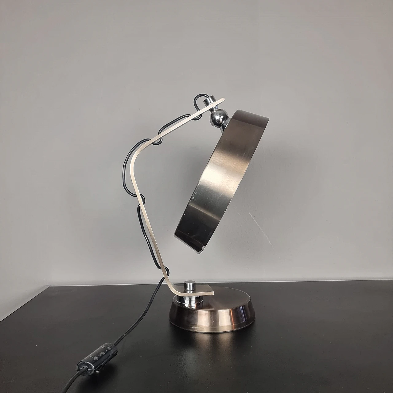 Table lamp in aluminum attributed to Arredoluce, 1970s 9