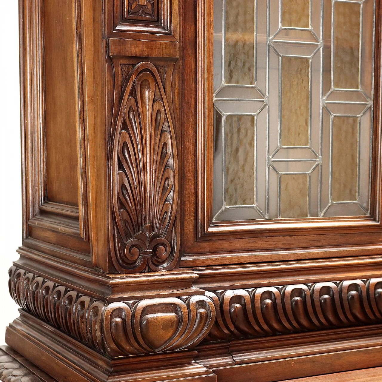 Carved walnut bookcase with leaded glass doors, 19th century 3