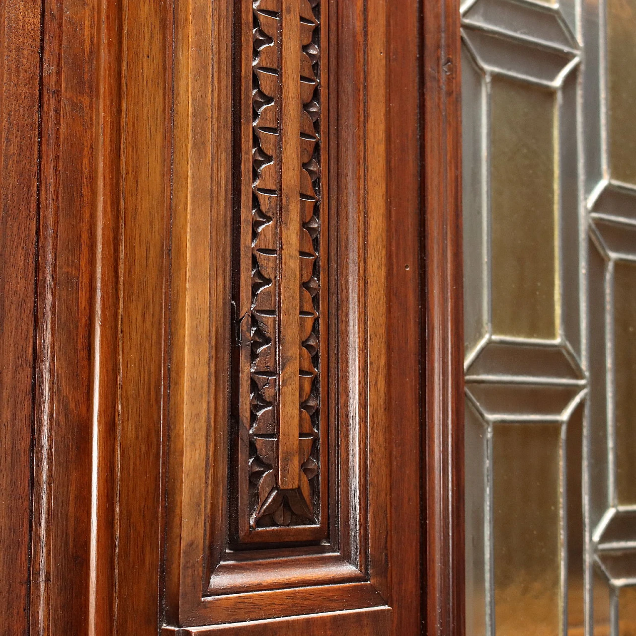 Carved walnut bookcase with leaded glass doors, 19th century 4