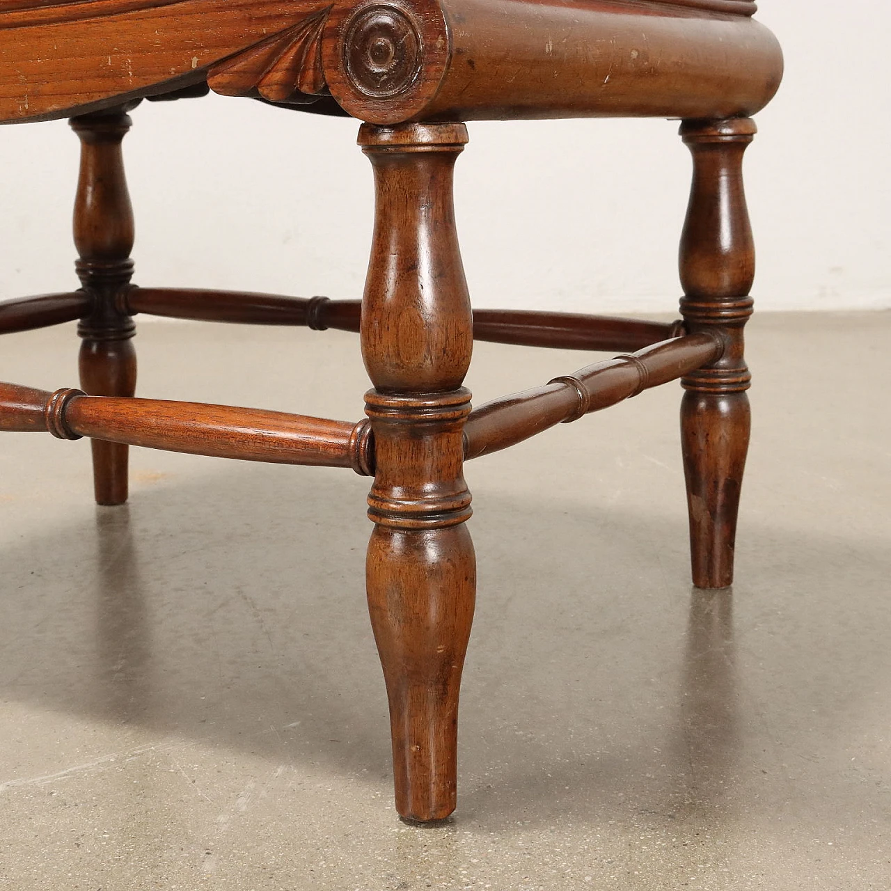 Pair of walnut benches with wavy arms & padded seat, 19th century 5