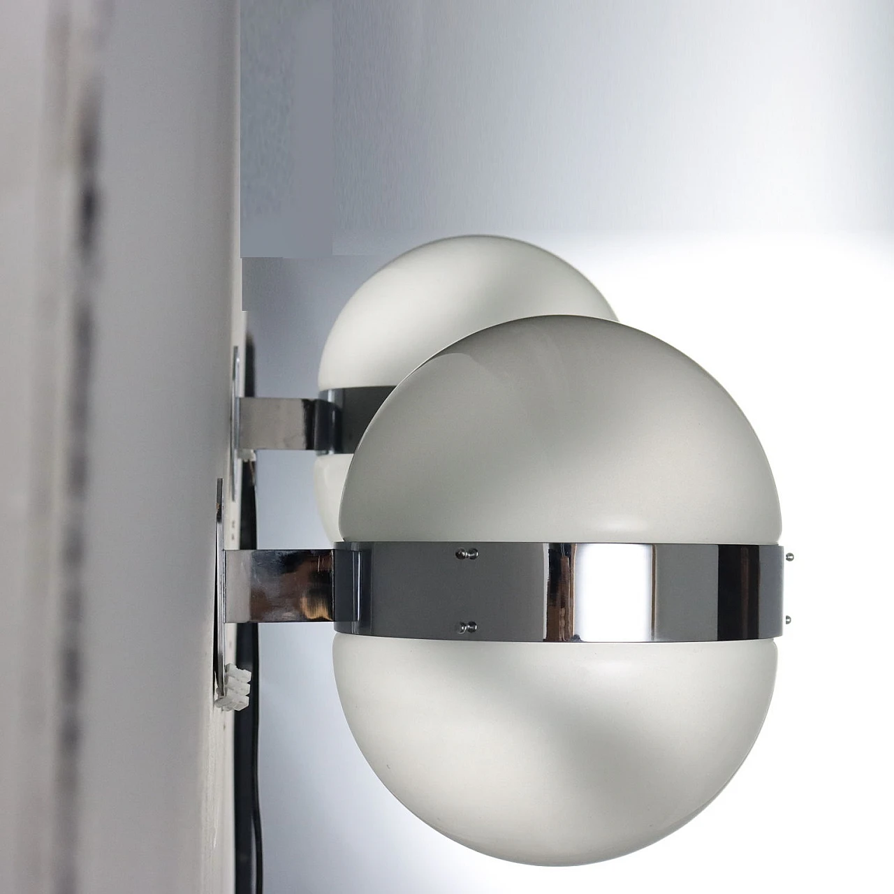 Pair of Clio appliques by Sergio Mazza for Artemide, 1970s 4