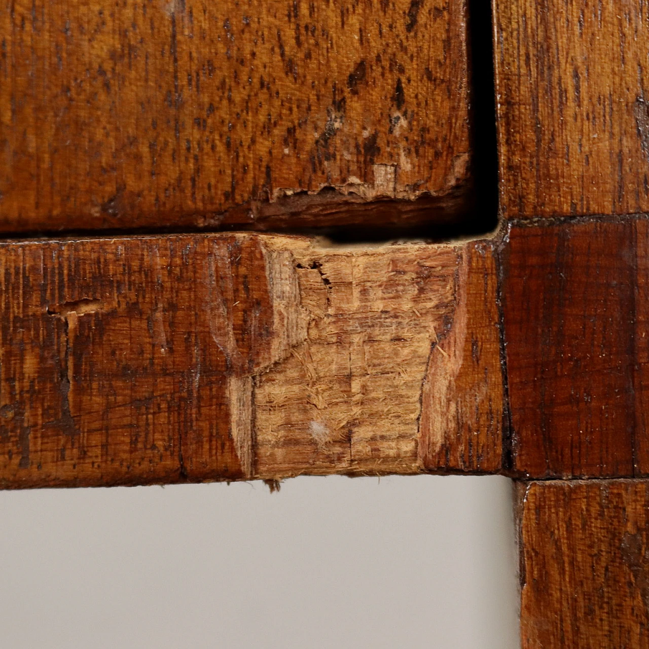 Scrivania in noce con 5 cassetti e interni in abete, '800 8