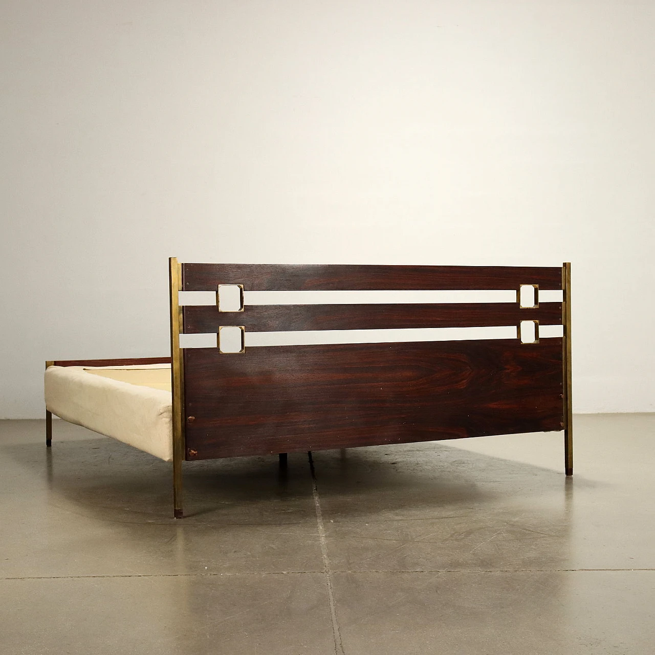 Exotic wood veneered wood and brass bed by Ico Parisi, 1960s 9