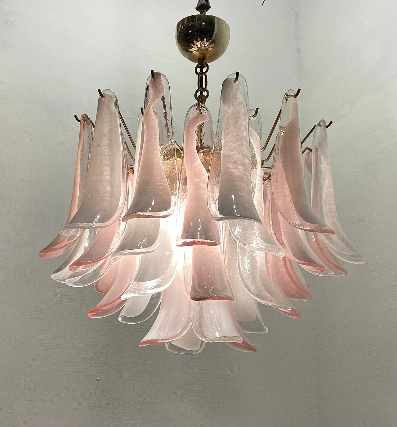 Pink and white Murano glass chandelier, 1970s 4