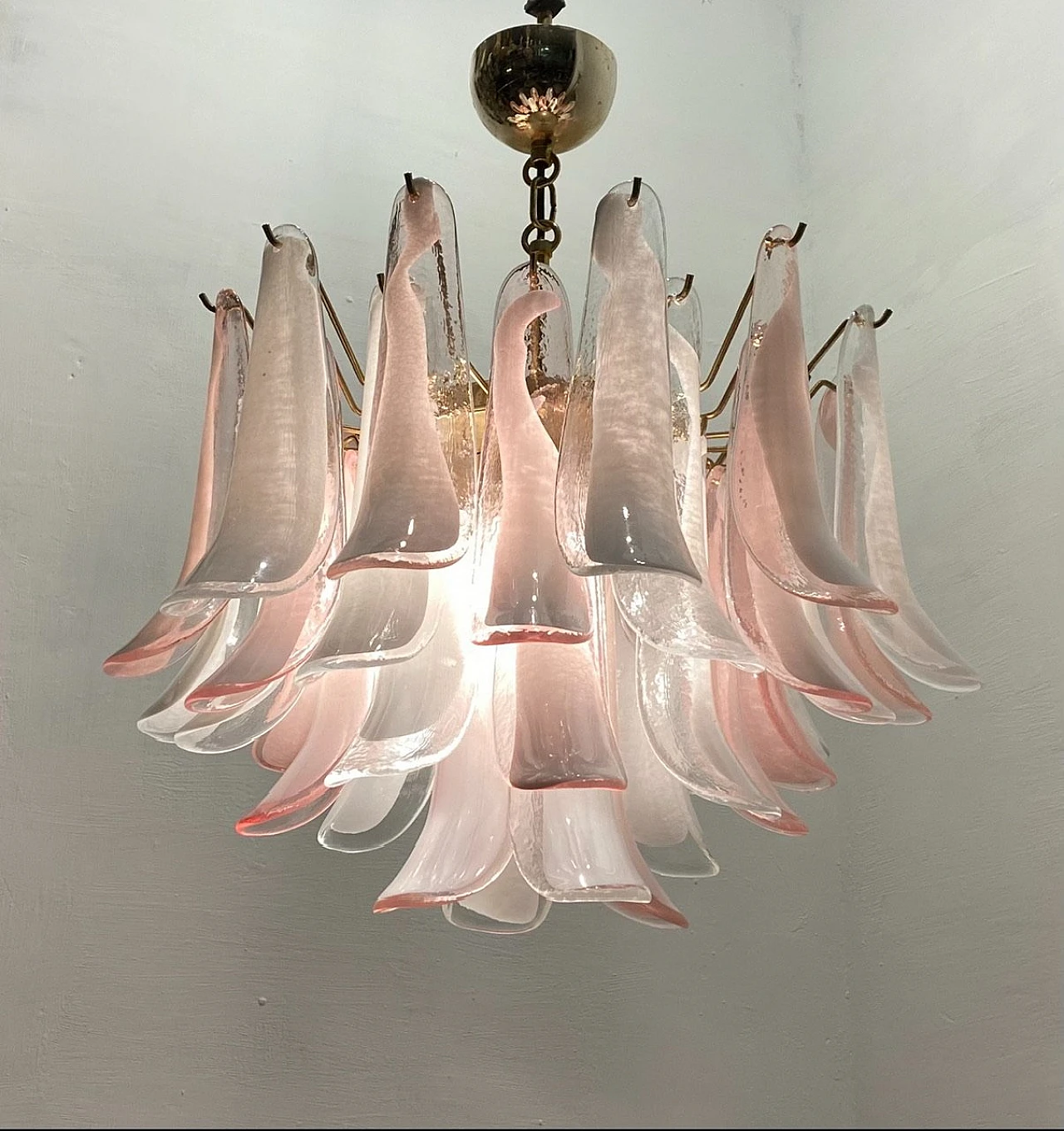 Pink and white Murano glass chandelier, 1970s 7