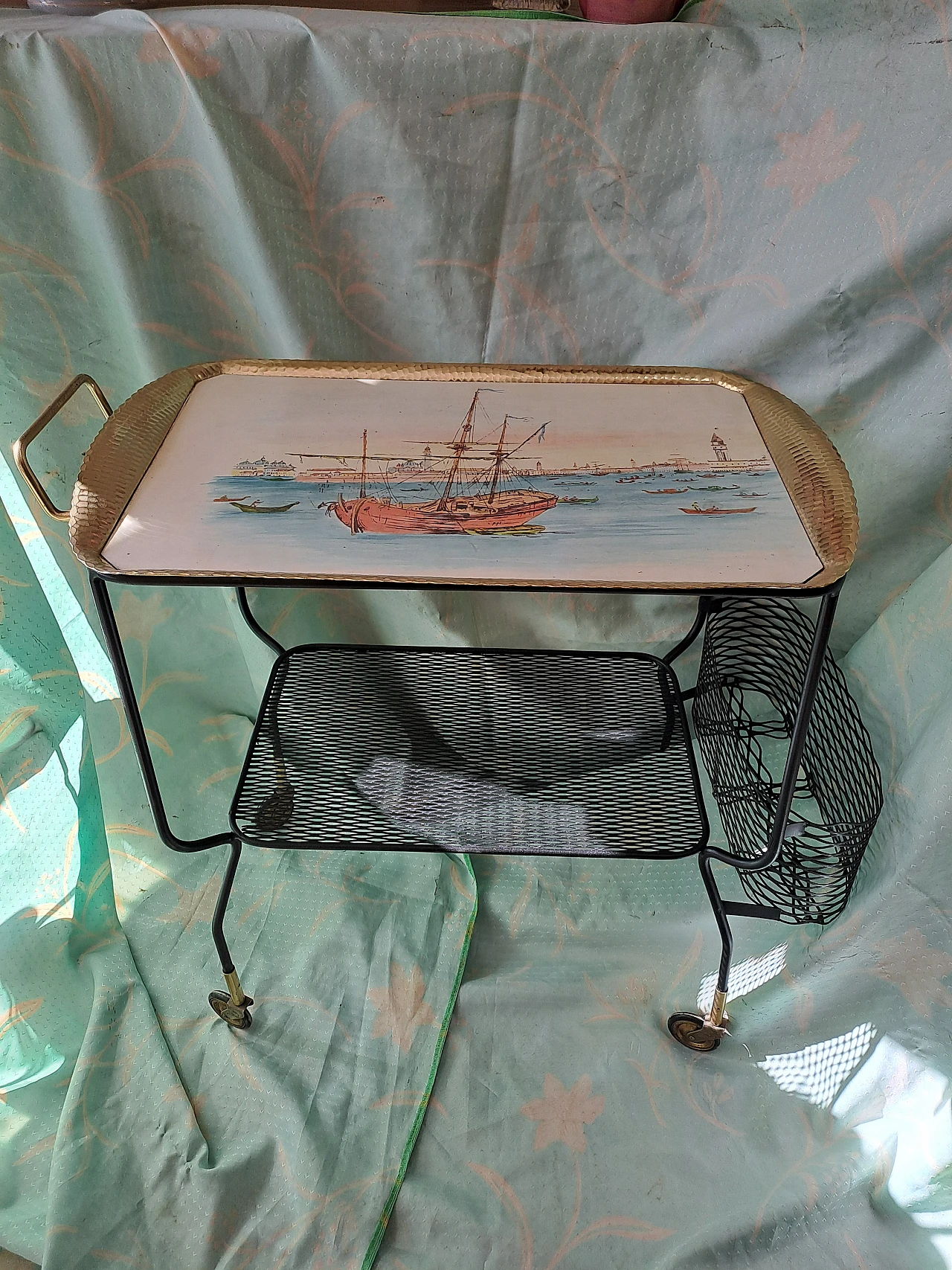 Black metal, gilded aluminum and bakelite bar cart, 1950s 1