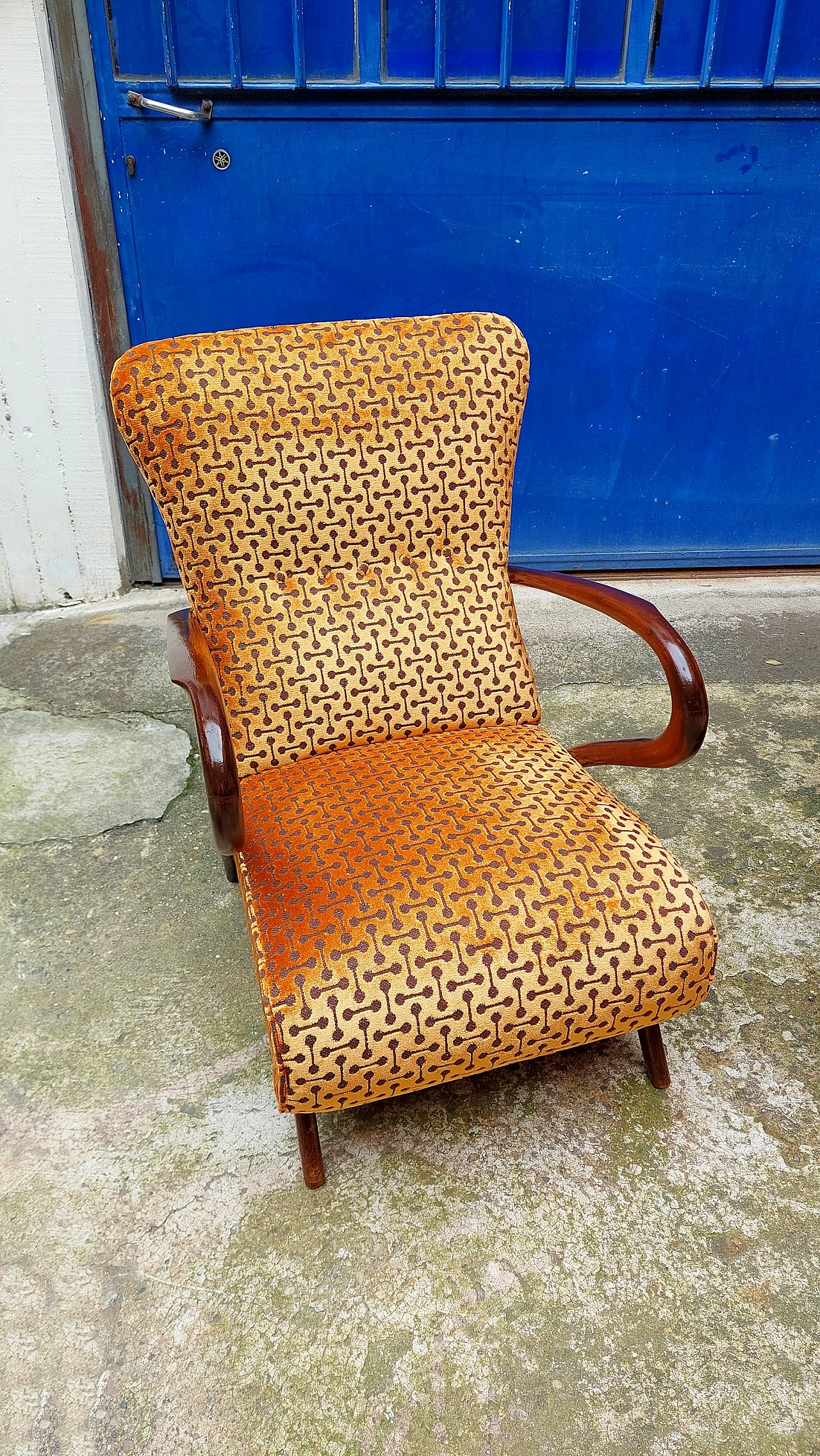 Pair of Art Deco armchairs in bent beech and velvet, 1940s 5