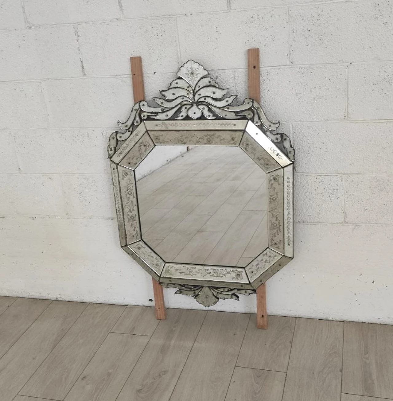 Octagonal mirror with decorated mirrored glass frame, 1950s 3