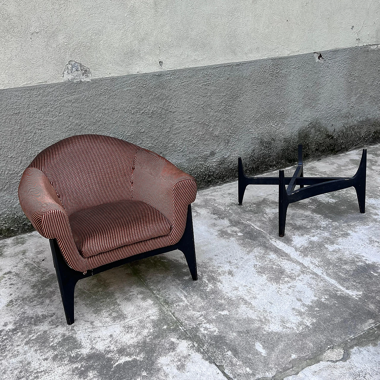 Pair of upholstered armchairs with stained wood frames, 1960s 9