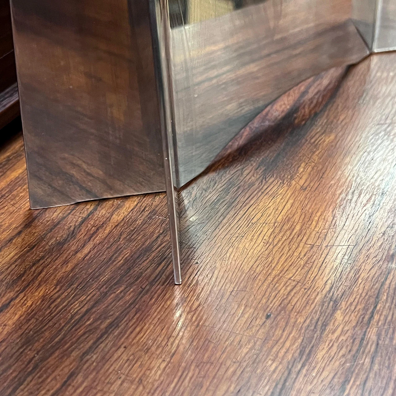 sculpture en inox de composition abstraite et de contemporaine