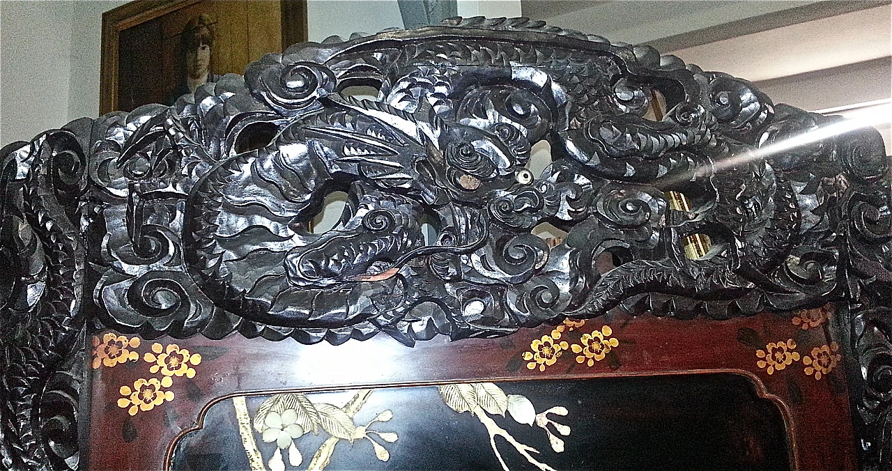 Chinese lacquer, carved wood and mother-of-pearl screen, 19th century 4