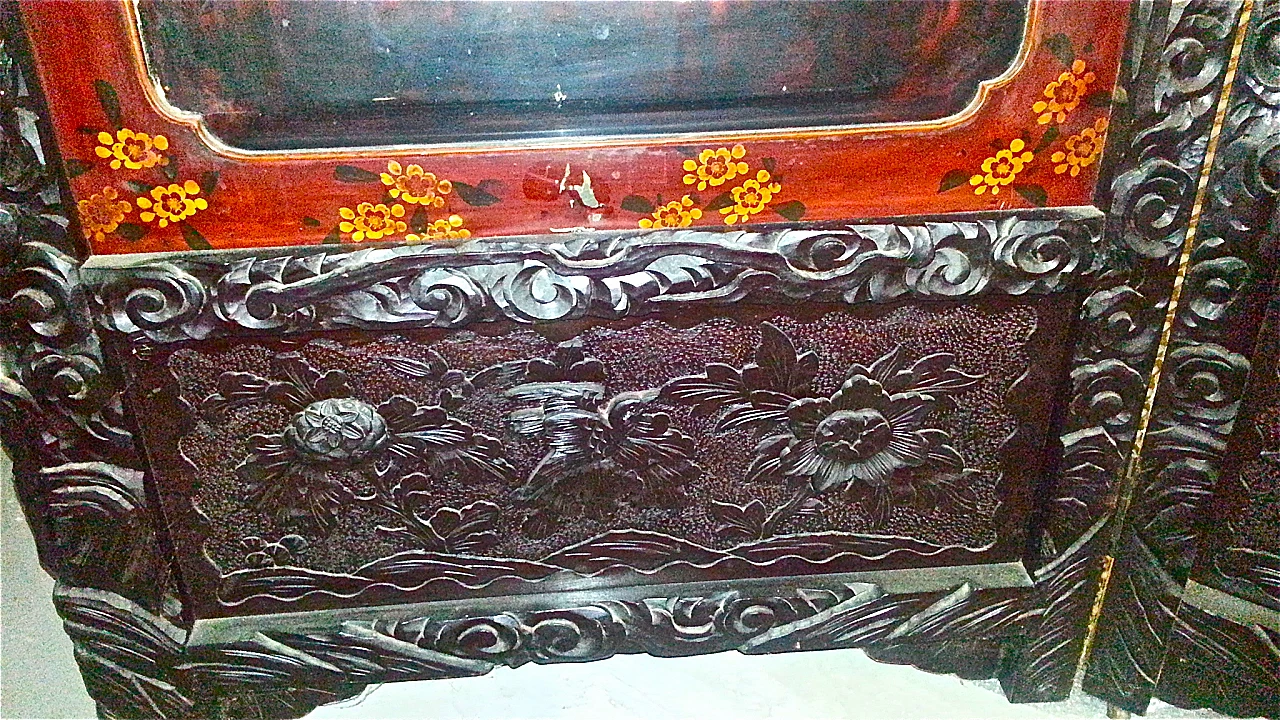 Chinese lacquer, carved wood and mother-of-pearl screen, 19th century 11
