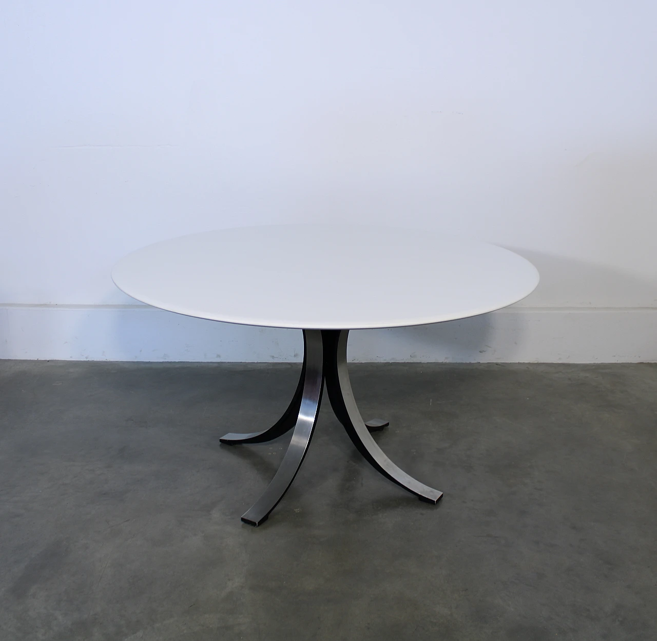 T69 table by Eugenio Gerli and Osvaldo Borsani for Tecno, 1970s 4