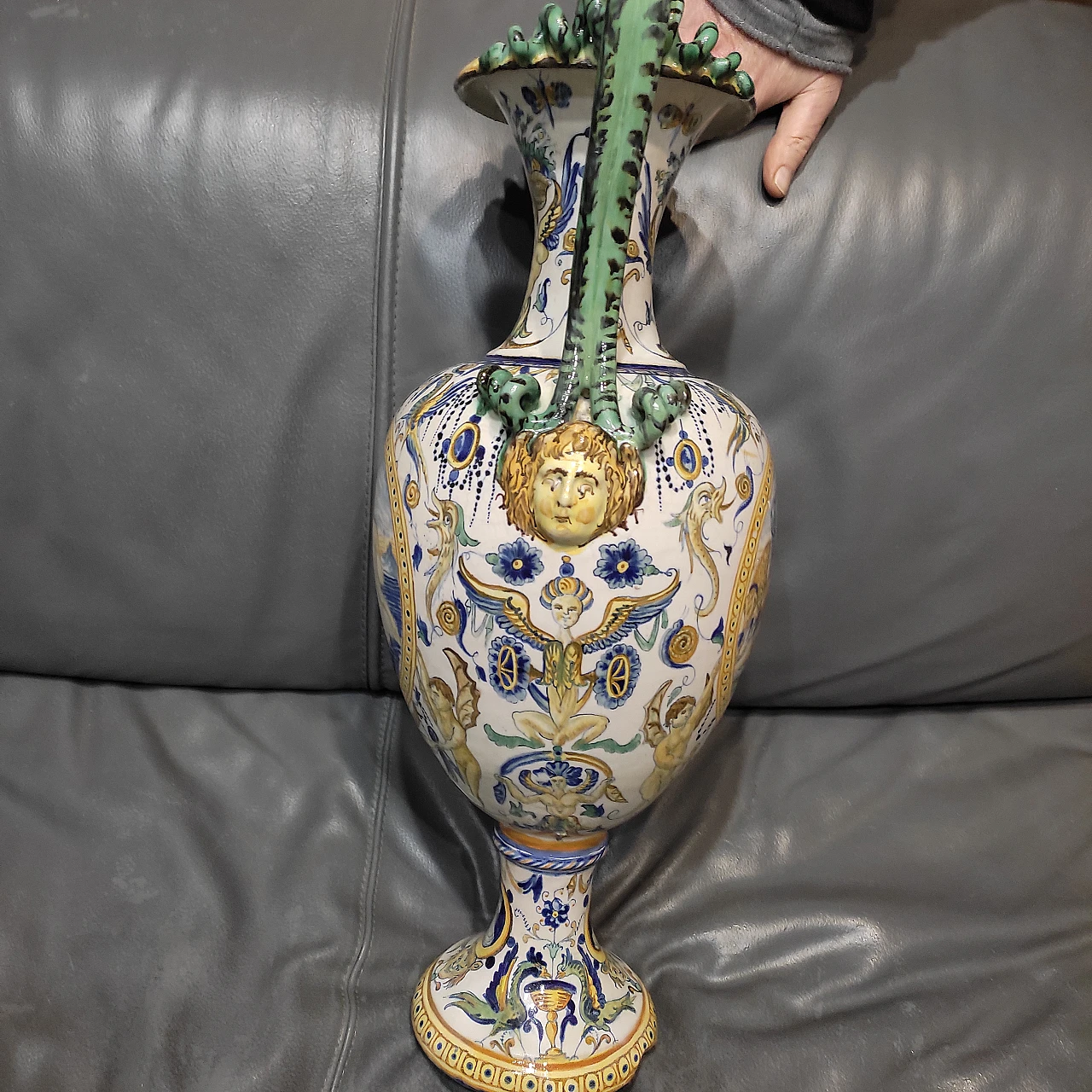 A Grottesche ceramic vases with leaf motifs, 19th century 4