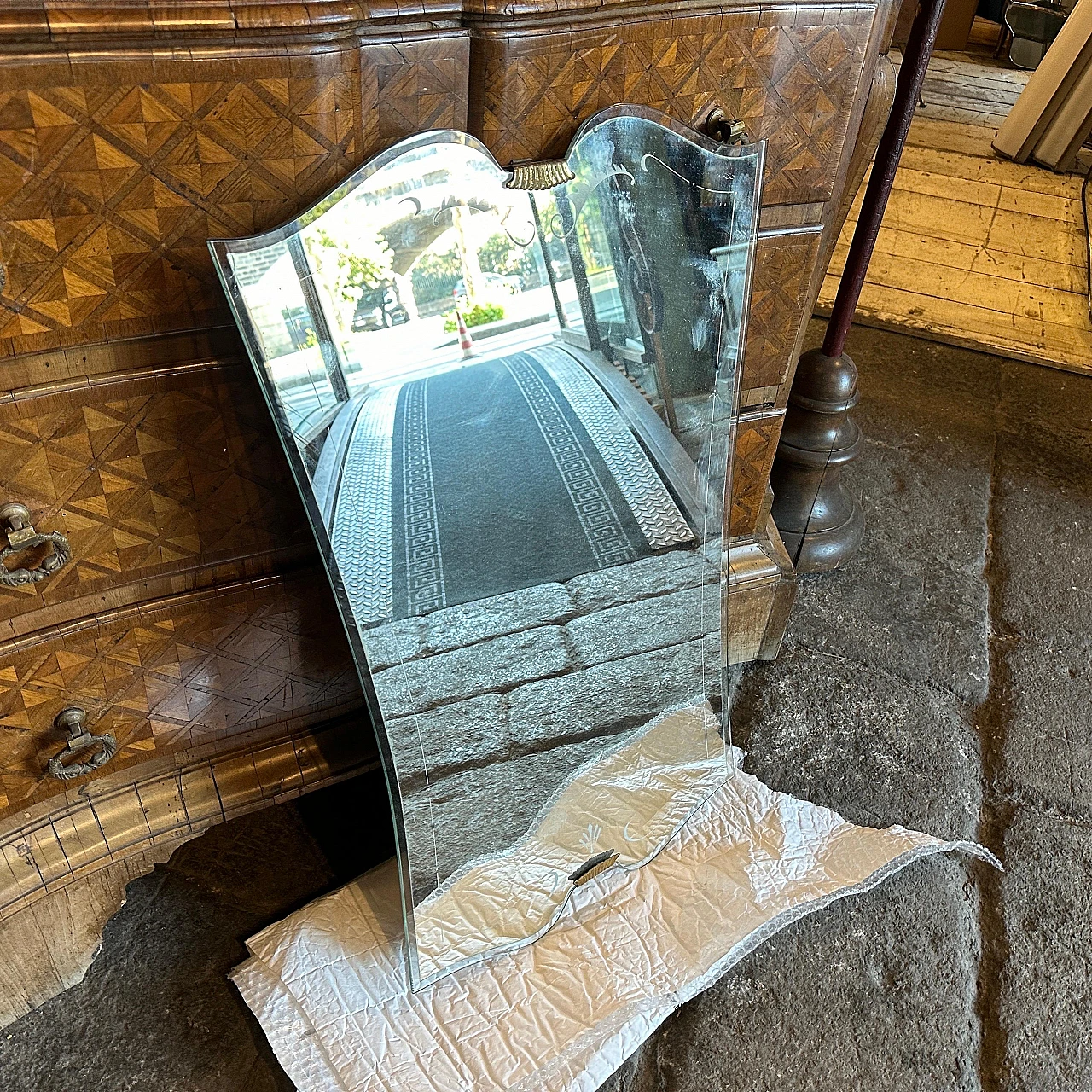 Specchio da parete in vetro acidato e ottone di Gio Ponti, anni '40 13