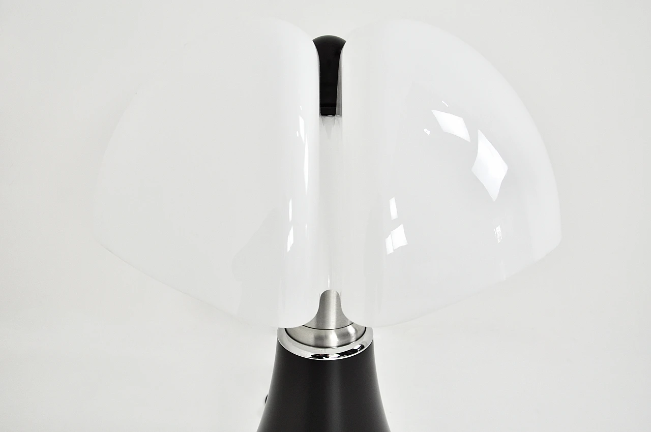 Black Pipistrello table lamp by Gae Aulenti for Martinelli Luce, 1980s 13